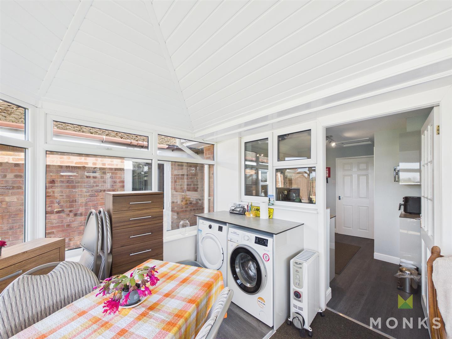 19 Barnfield Avenue, Shrewsbury, SY4 5HT For Sale